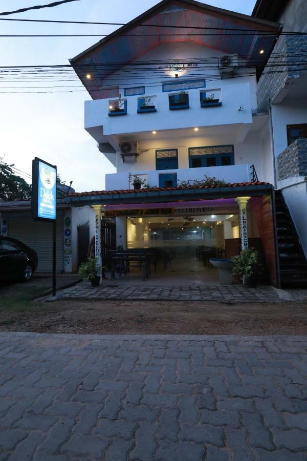 Dock Holiday Guest House Unawatuna Esterno foto