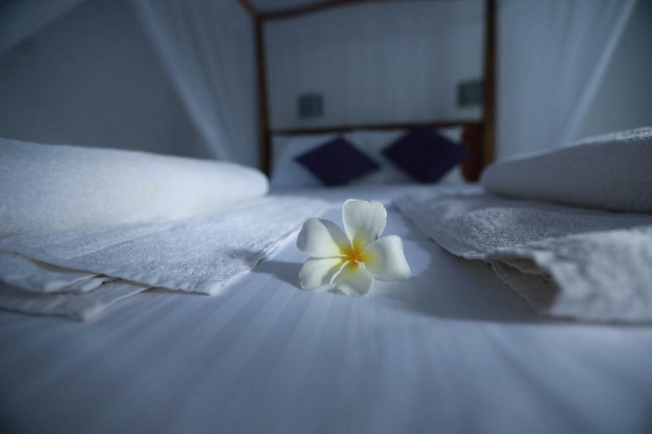 Dock Holiday Guest House Unawatuna Esterno foto