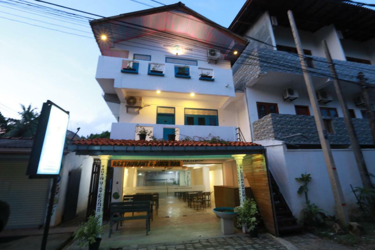 Dock Holiday Guest House Unawatuna Esterno foto