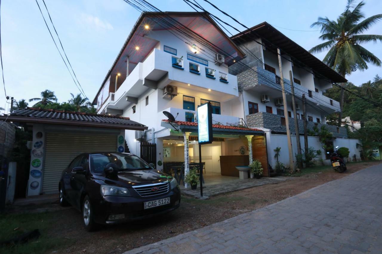 Dock Holiday Guest House Unawatuna Esterno foto