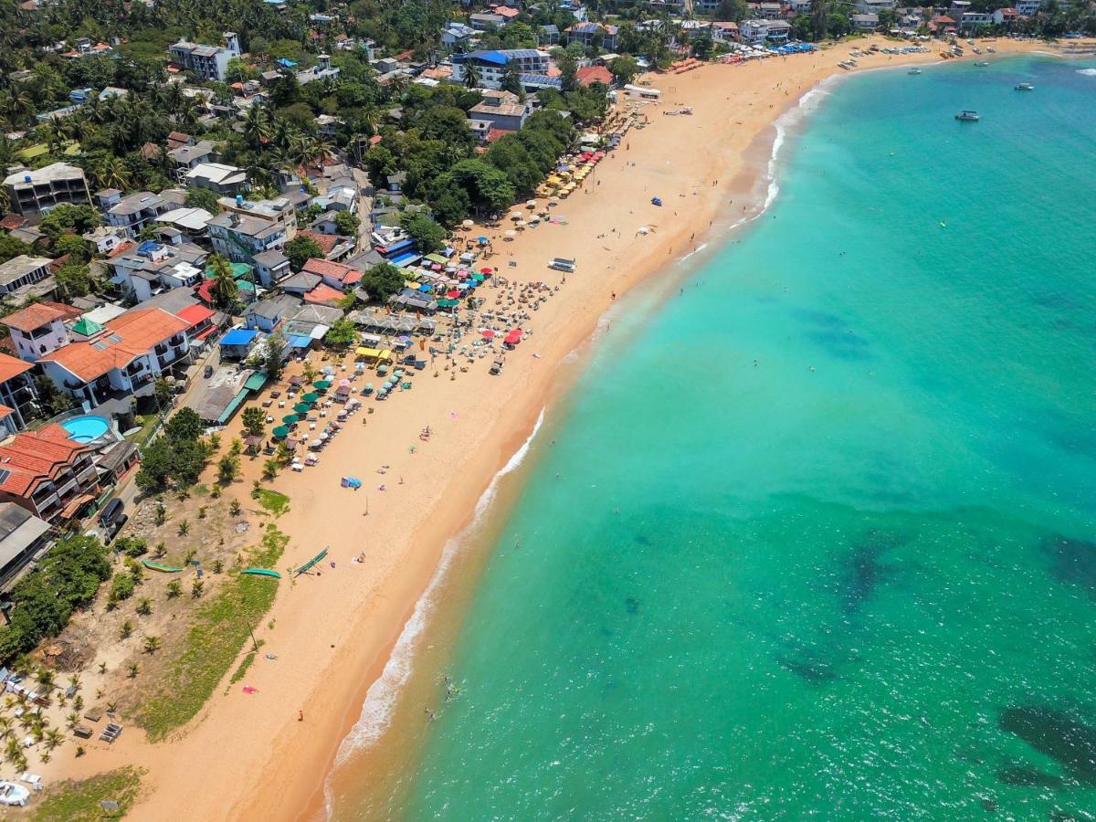 Dock Holiday Guest House Unawatuna Esterno foto